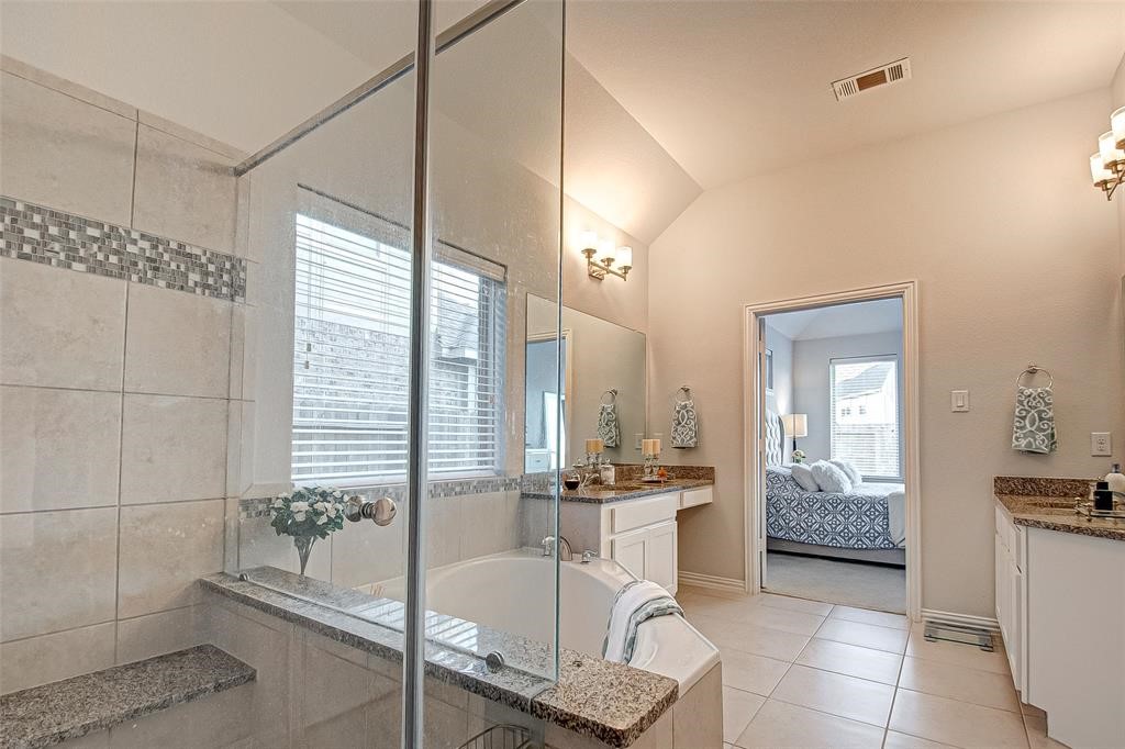 23811 Via Viale Dr Property Photo 32