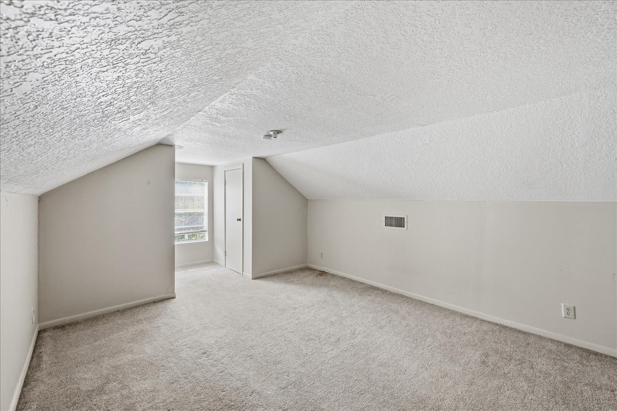 670 N 23rd Street Property Photo 21