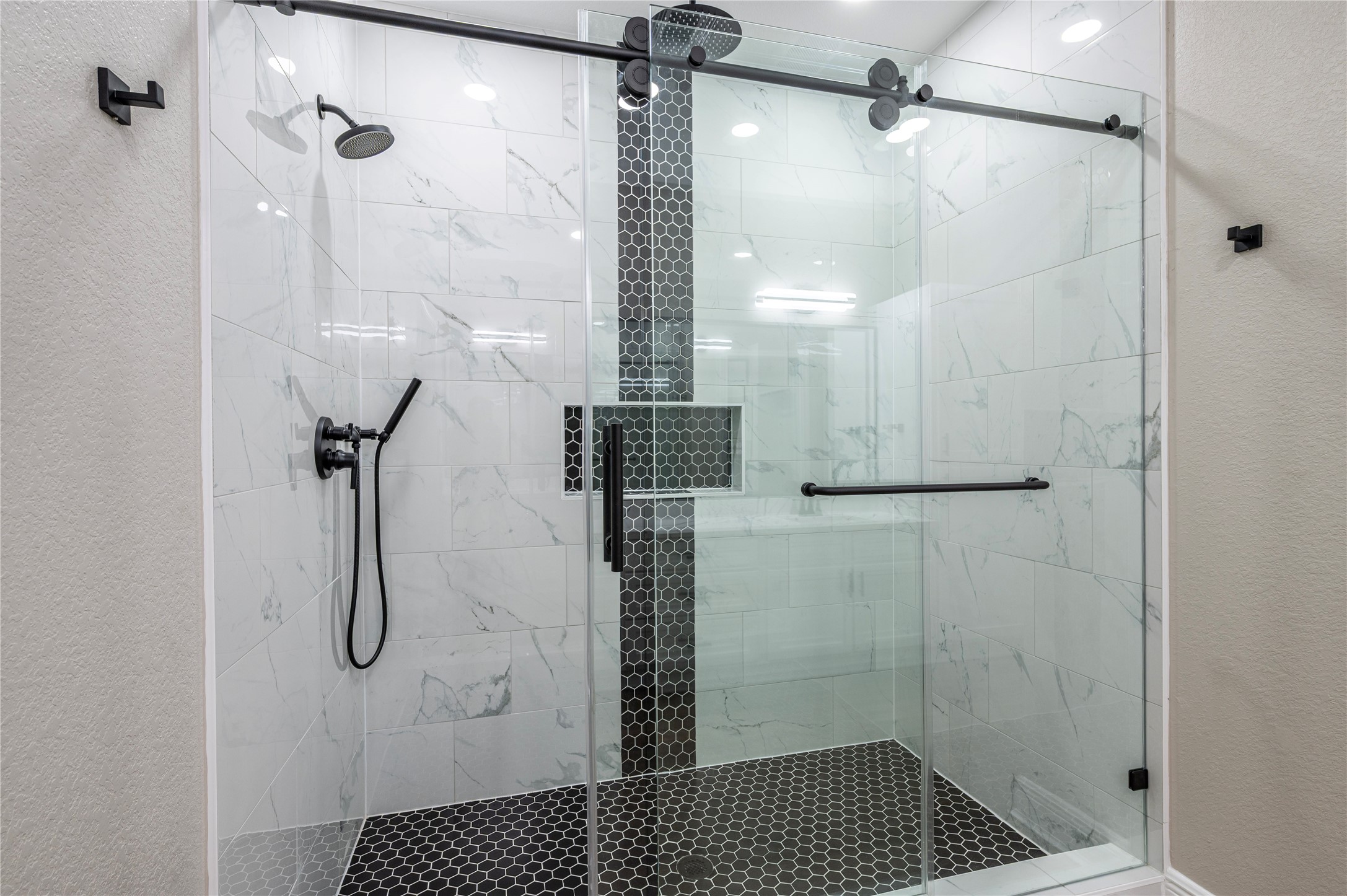 8125 Wetherby Lane Property Photo 6