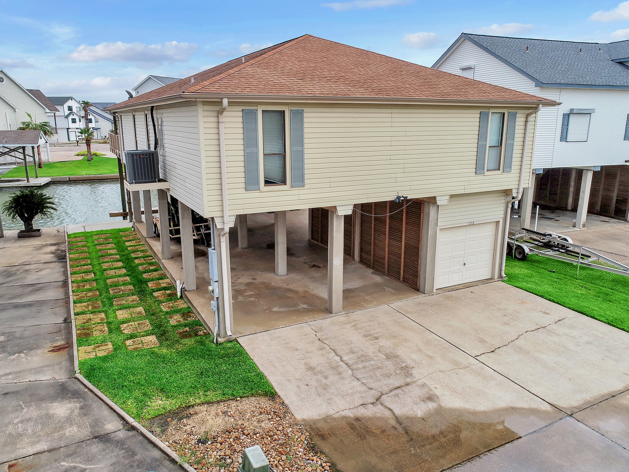 336 Admiral Circle Property Photo 3