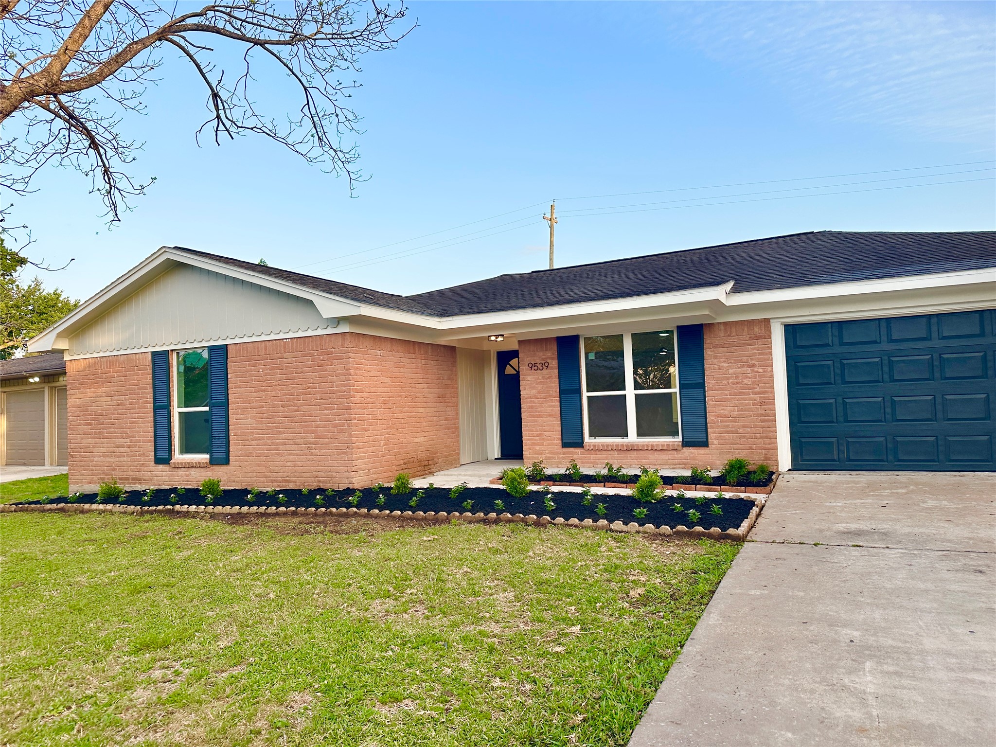 9539 Beverlyhill Street Property Photo 6