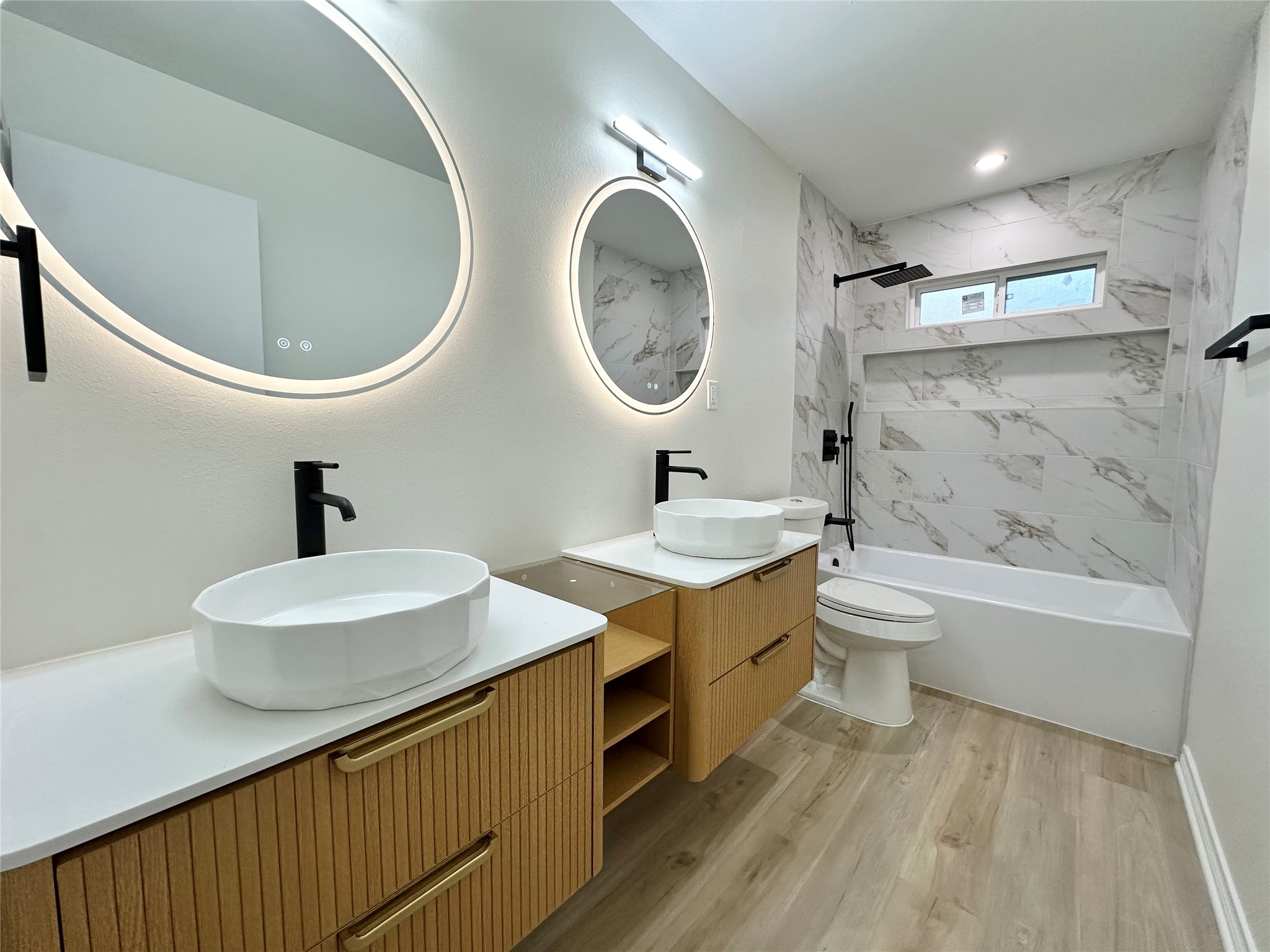 9539 Beverlyhill Street Property Photo 22