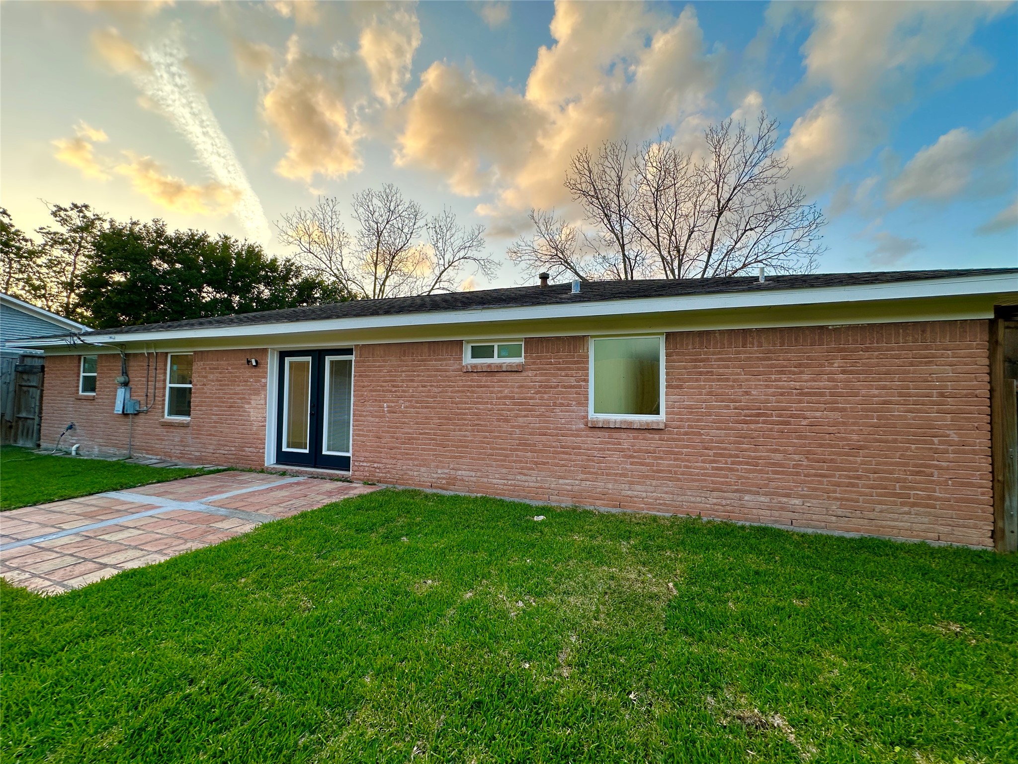 9539 Beverlyhill Street Property Photo 37