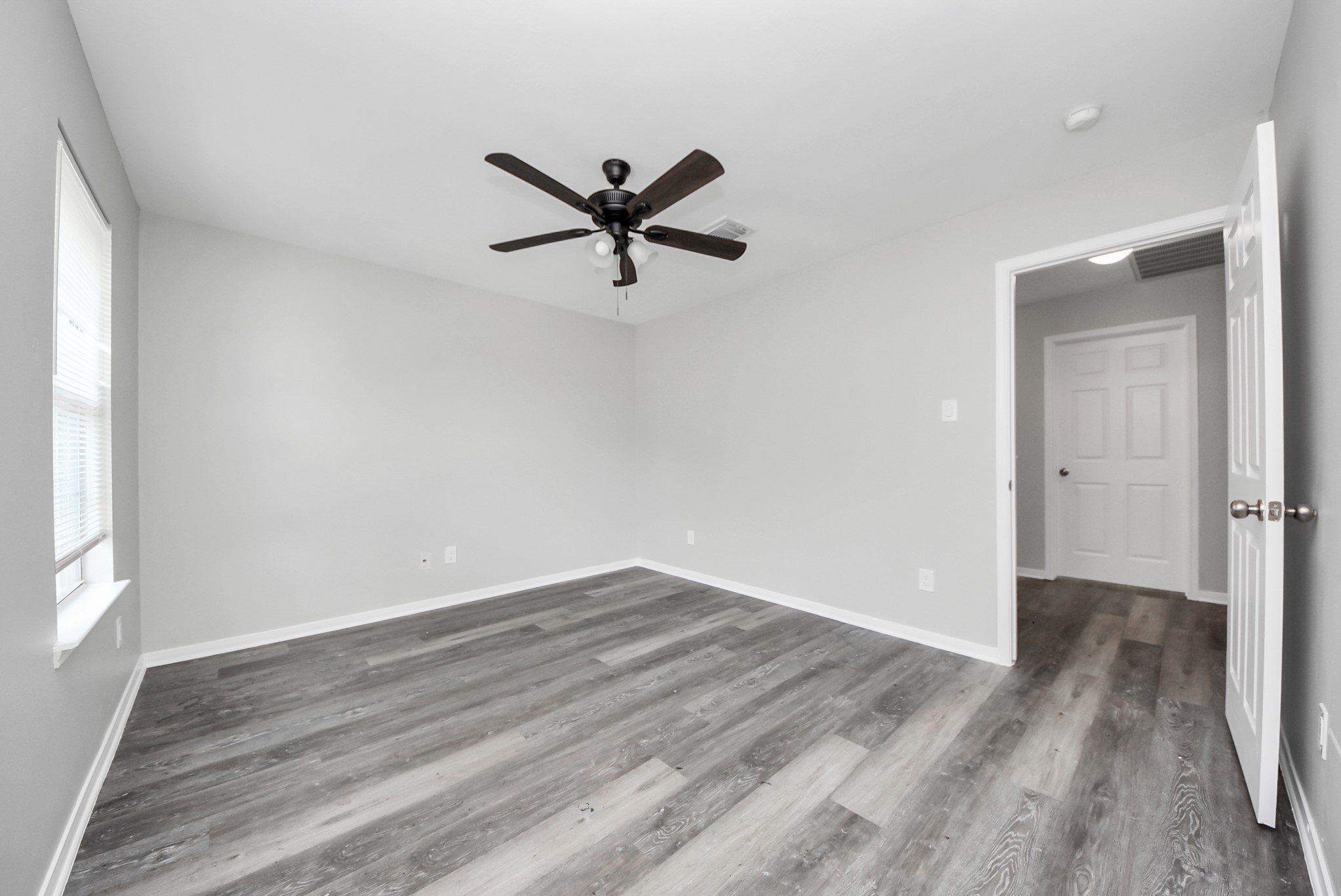 22014 Guston Hall Lane Property Photo 17