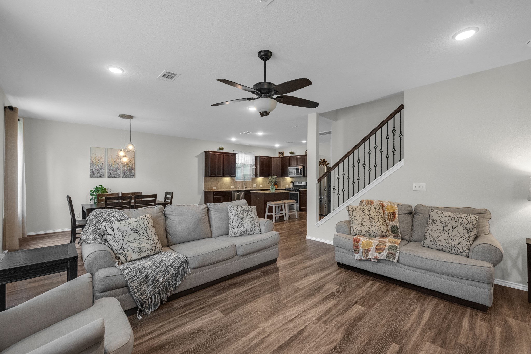 2215 Timberland Country Court Property Photo 1