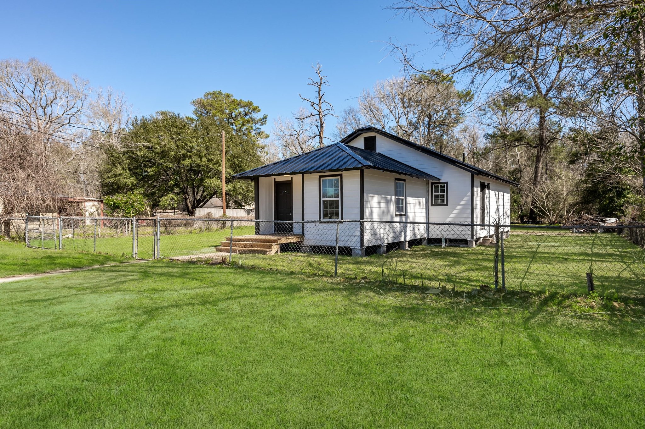 16921 Main Street Property Photo 2
