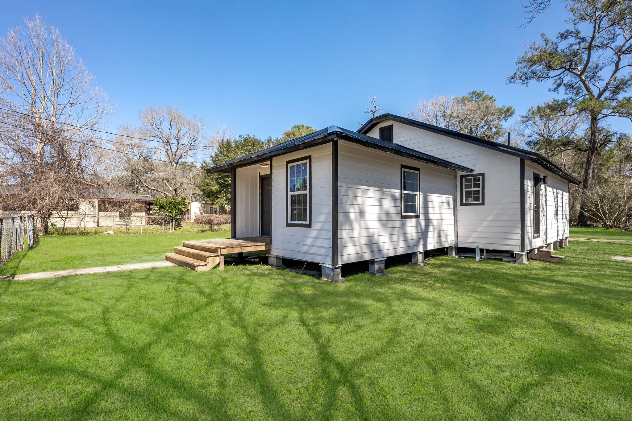 16921 Main Street Property Photo 4