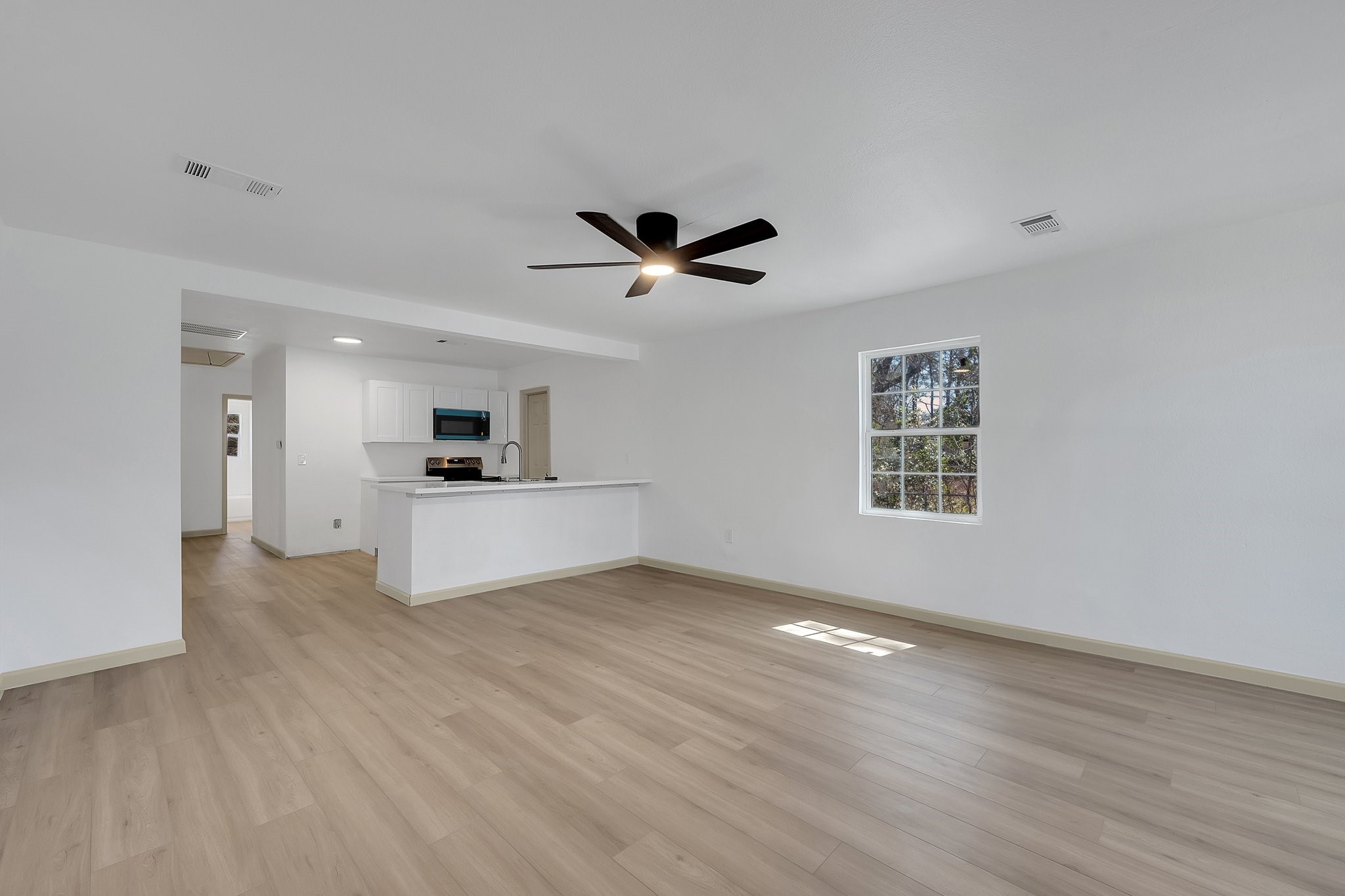 16921 Main Street Property Photo 7