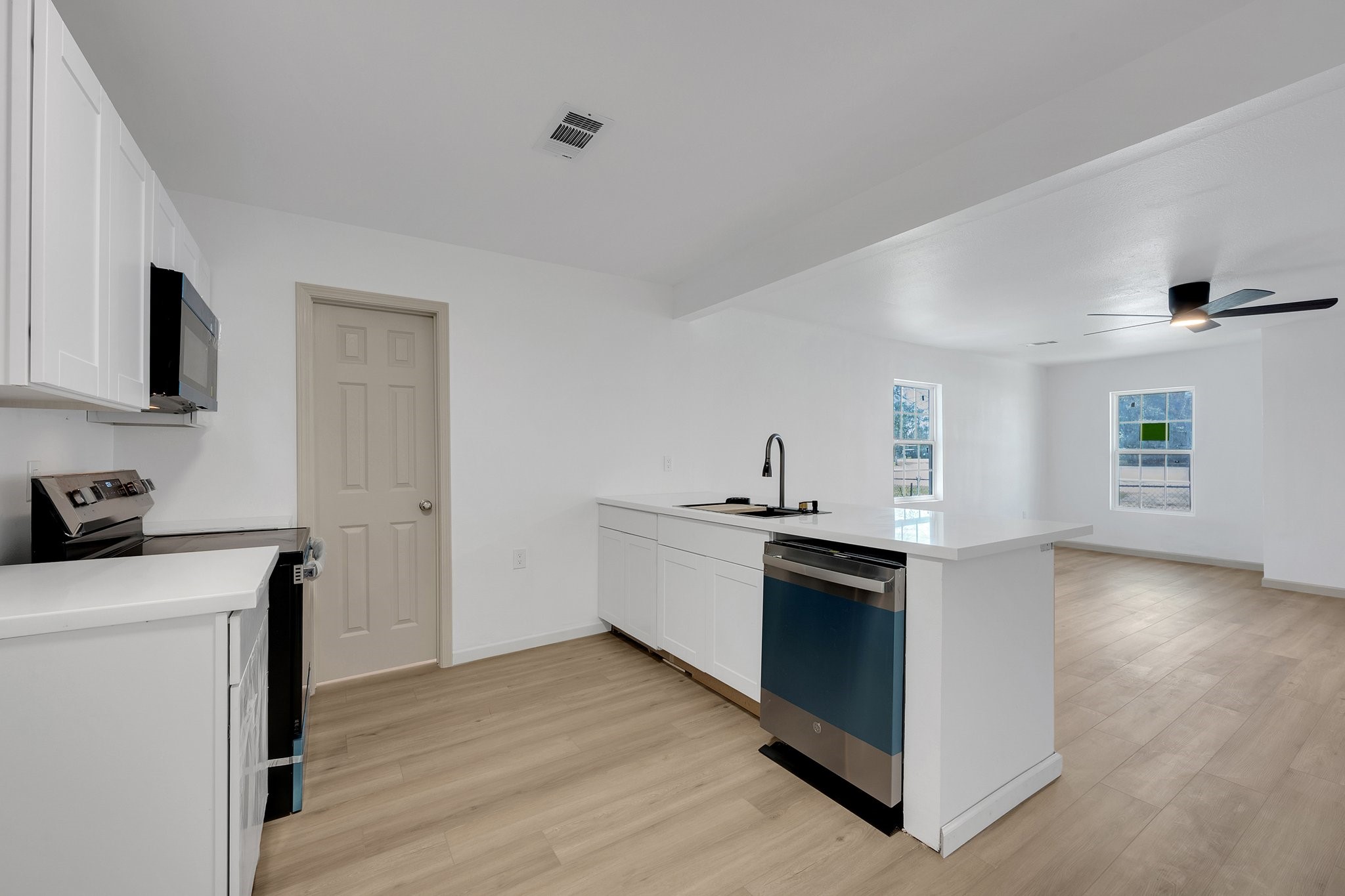 16921 Main Street Property Photo 14