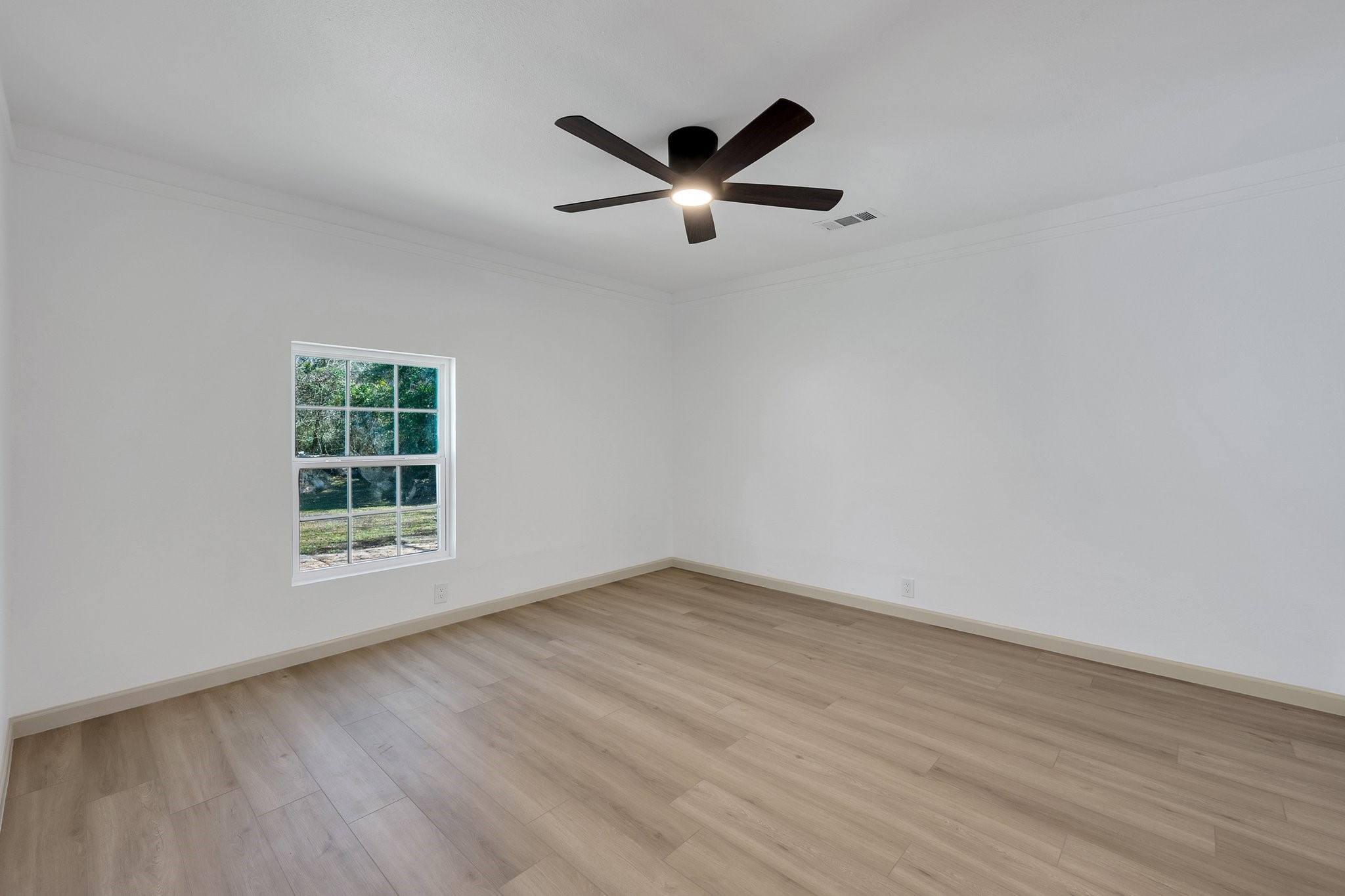 16921 Main Street Property Photo 17