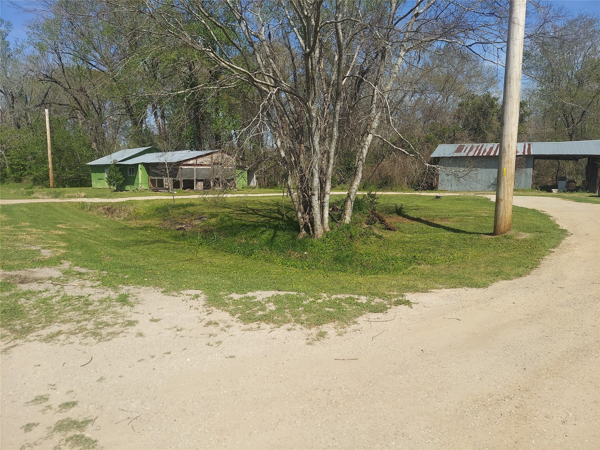 1508 Lakeland Drive Property Photo