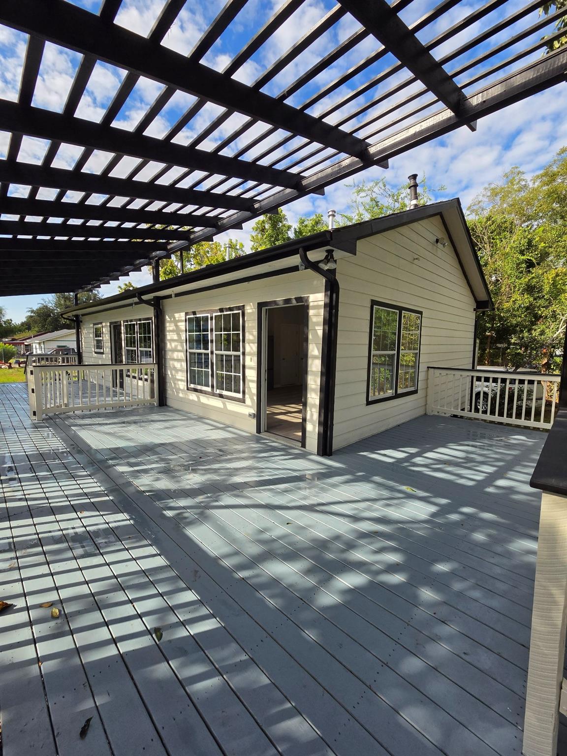 512 Hill Road Property Photo 1