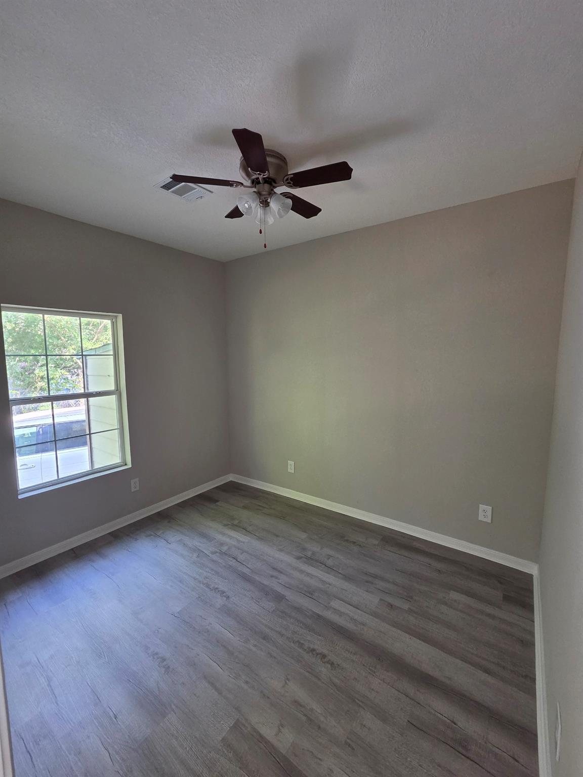 512 Hill Road Property Photo 5