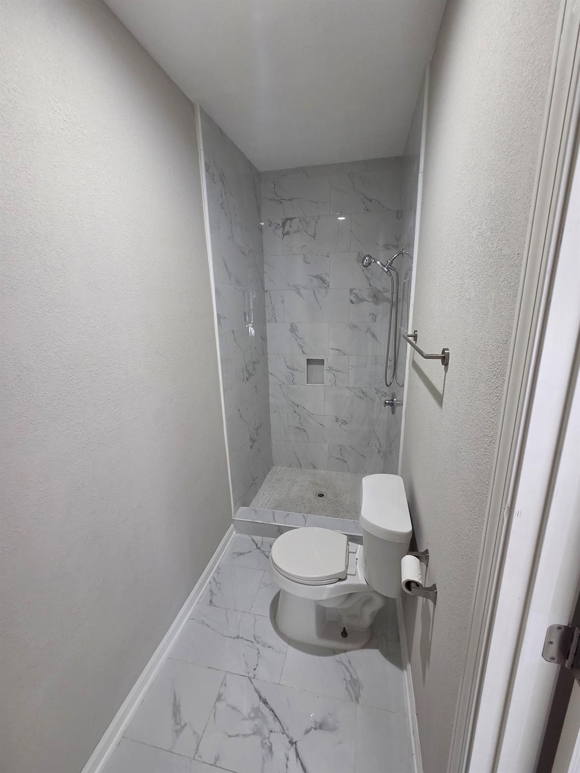 512 Hill Road Property Photo 7