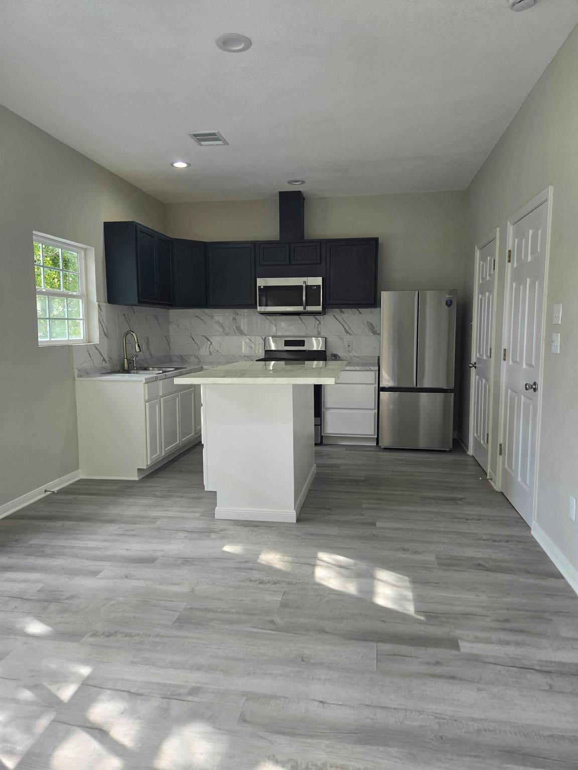 512 Hill Road Property Photo 9