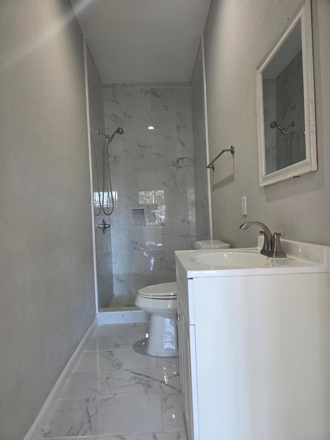 512 Hill Road Property Photo 11