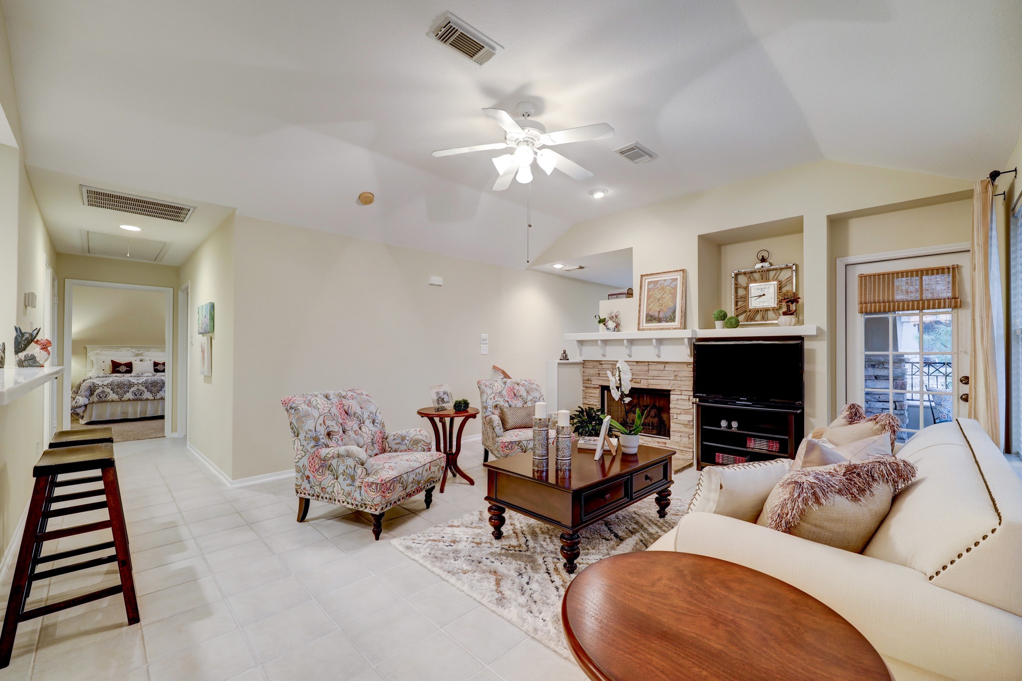 10 Stone Creek Place Property Photo 4
