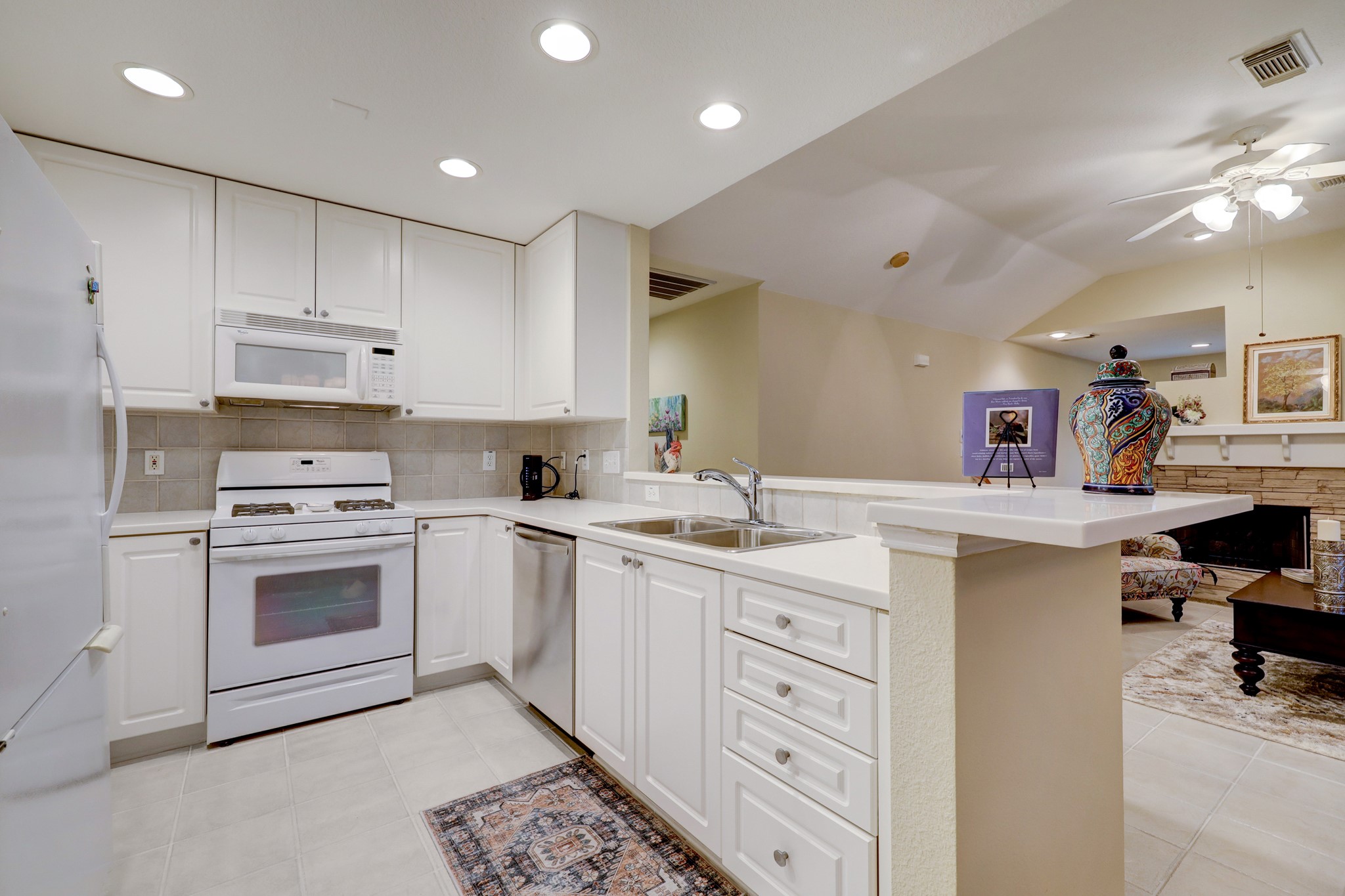 10 Stone Creek Place Property Photo 6