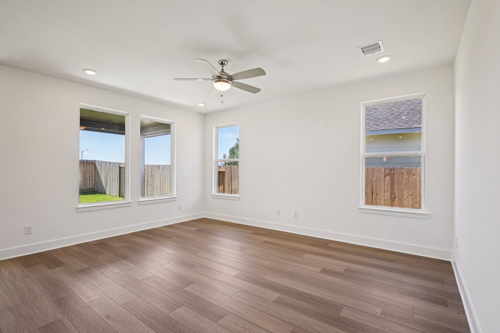 14465 Trumpet Lane Property Photo 6