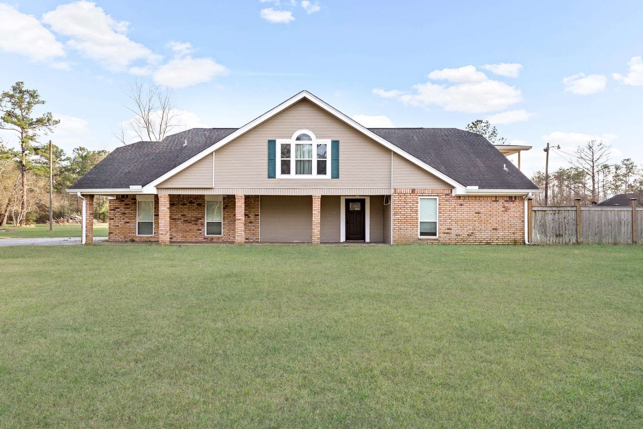 327 Morris Road W Property Photo