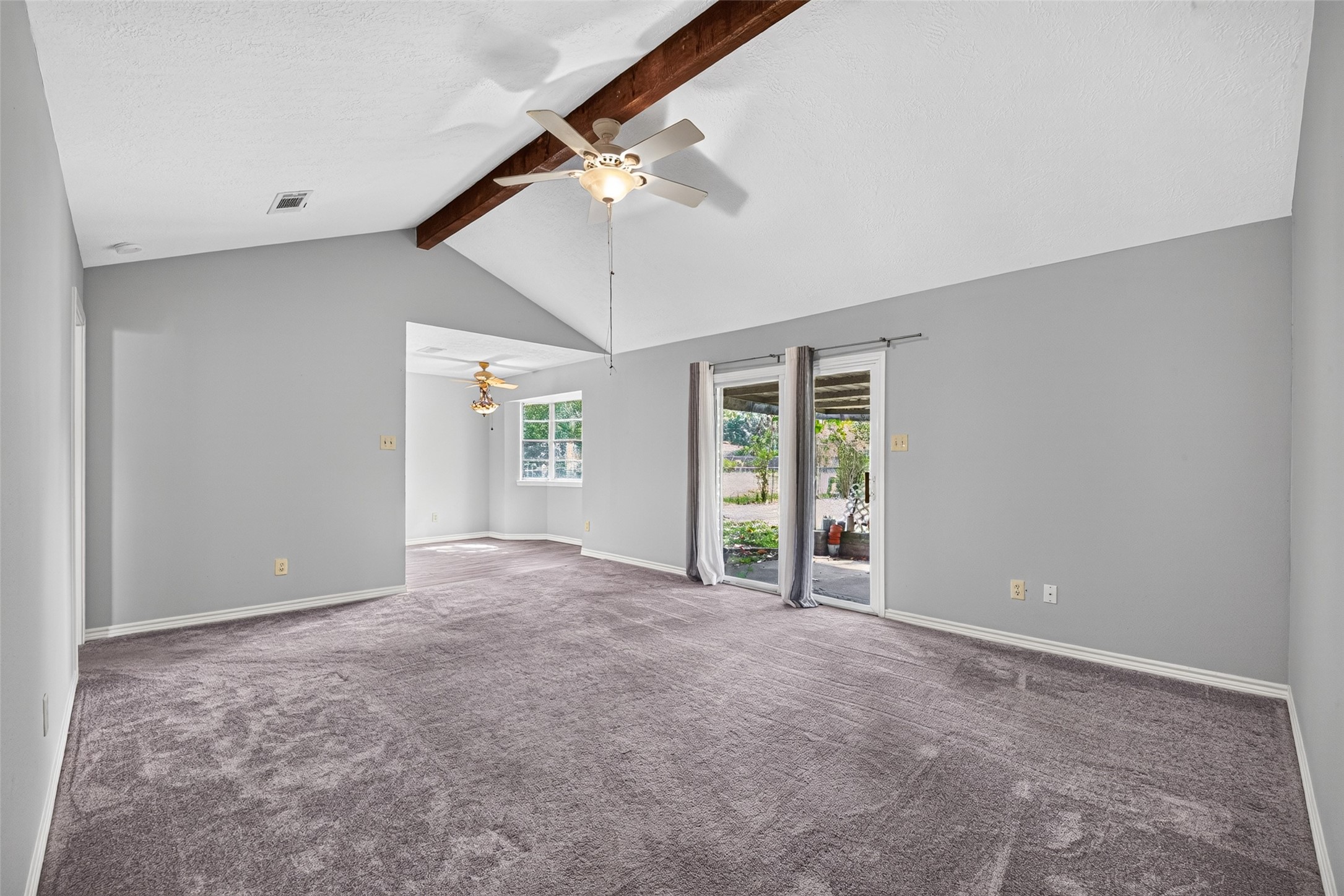 2707 Livingston Drive Property Photo 4
