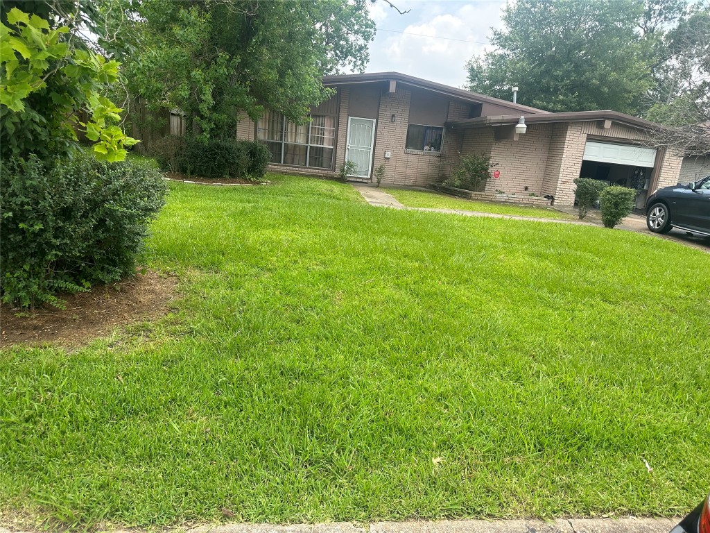9330 Laura Koppe Road Property Photo 2