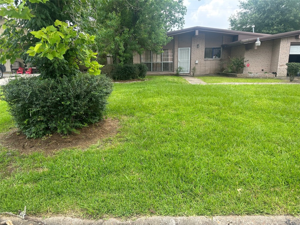 9330 Laura Koppe Road Property Photo 3