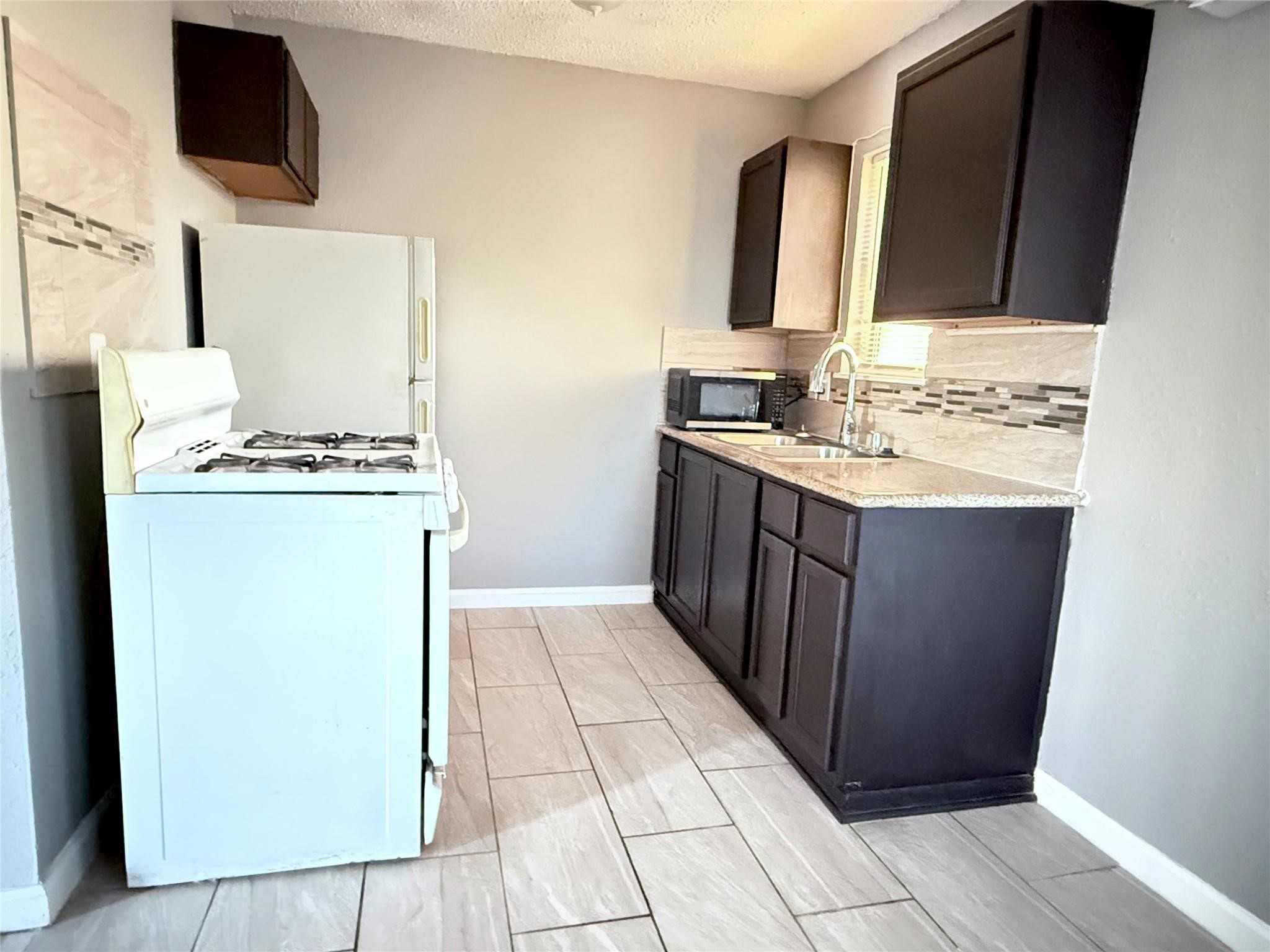 5418 Weaver Road D Property Photo 4