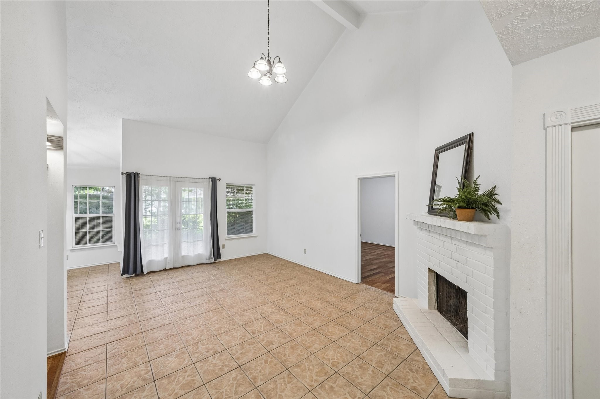 910 Country Place Blvd Property Photo 7