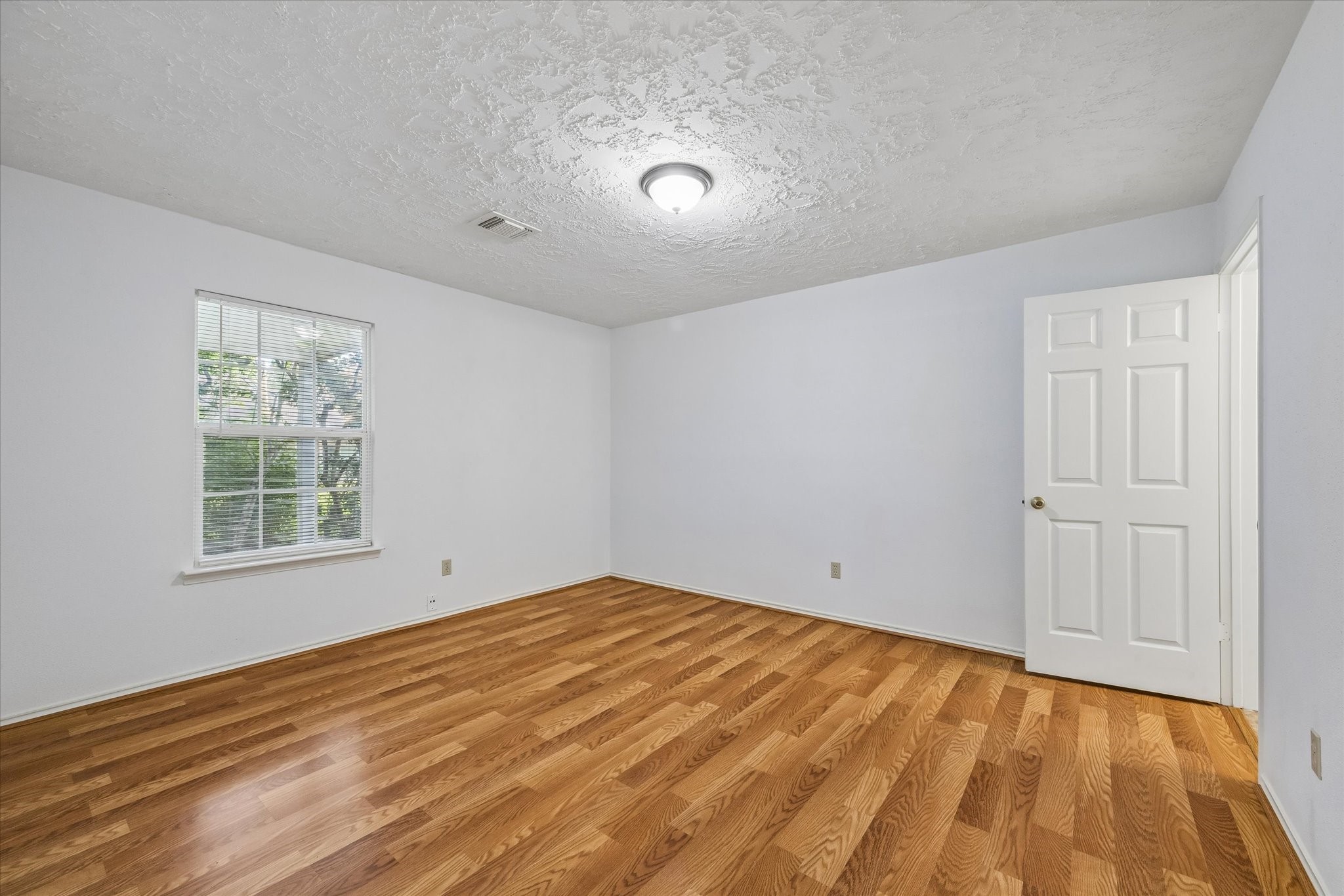 910 Country Place Blvd Property Photo 14