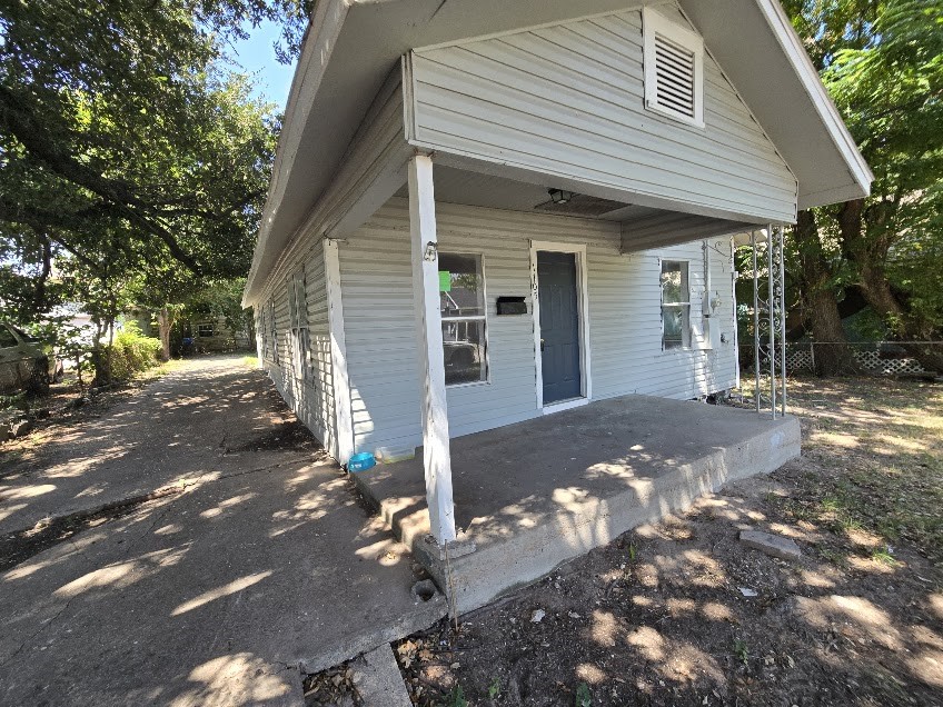 1105 1st Street Property Photo 1