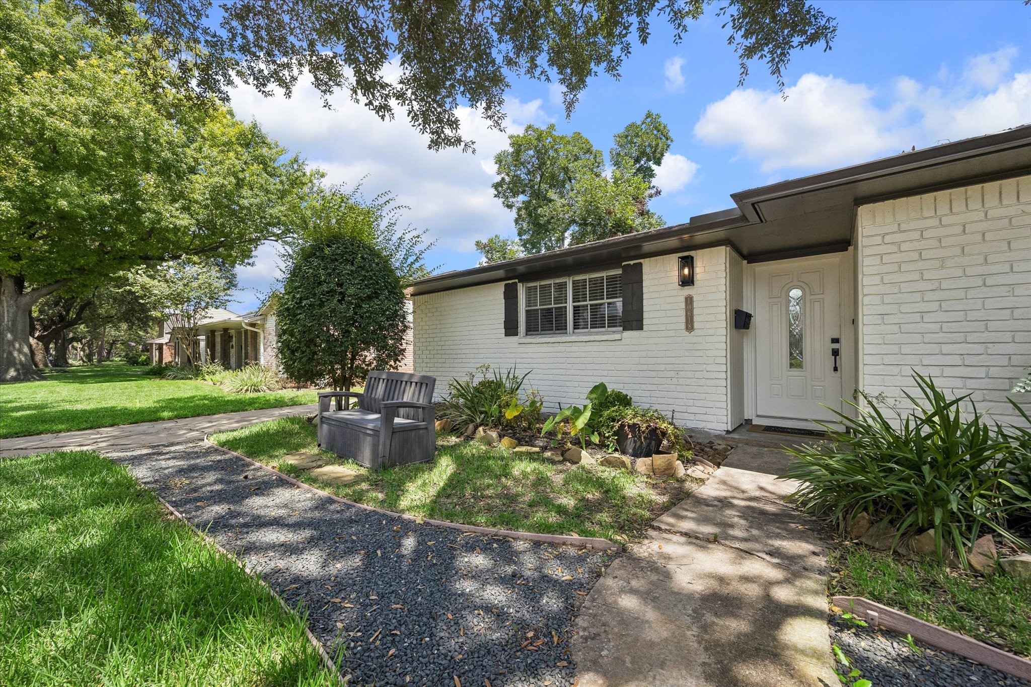 10618 Wickersham Lane Property Photo 2