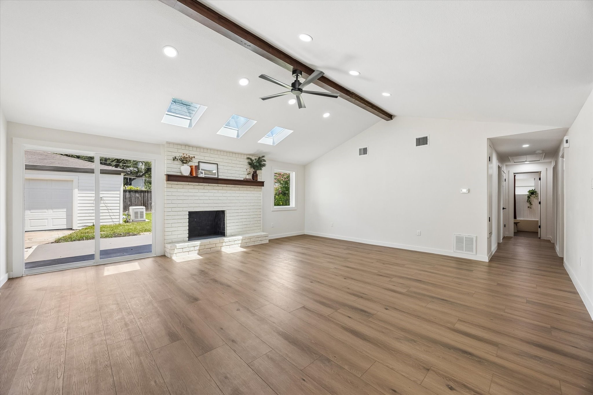 10618 Wickersham Lane Property Photo 5