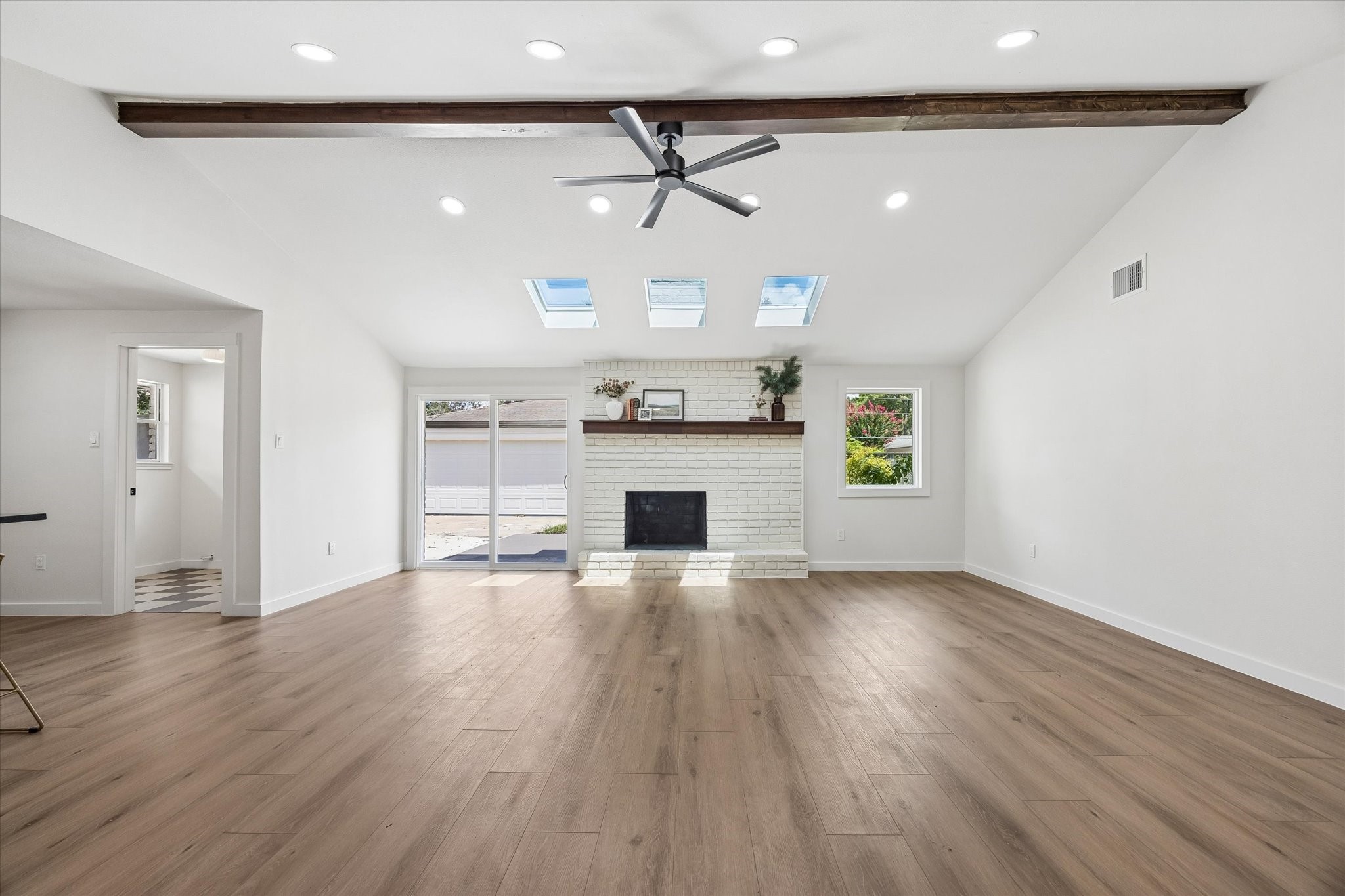 10618 Wickersham Lane Property Photo 8
