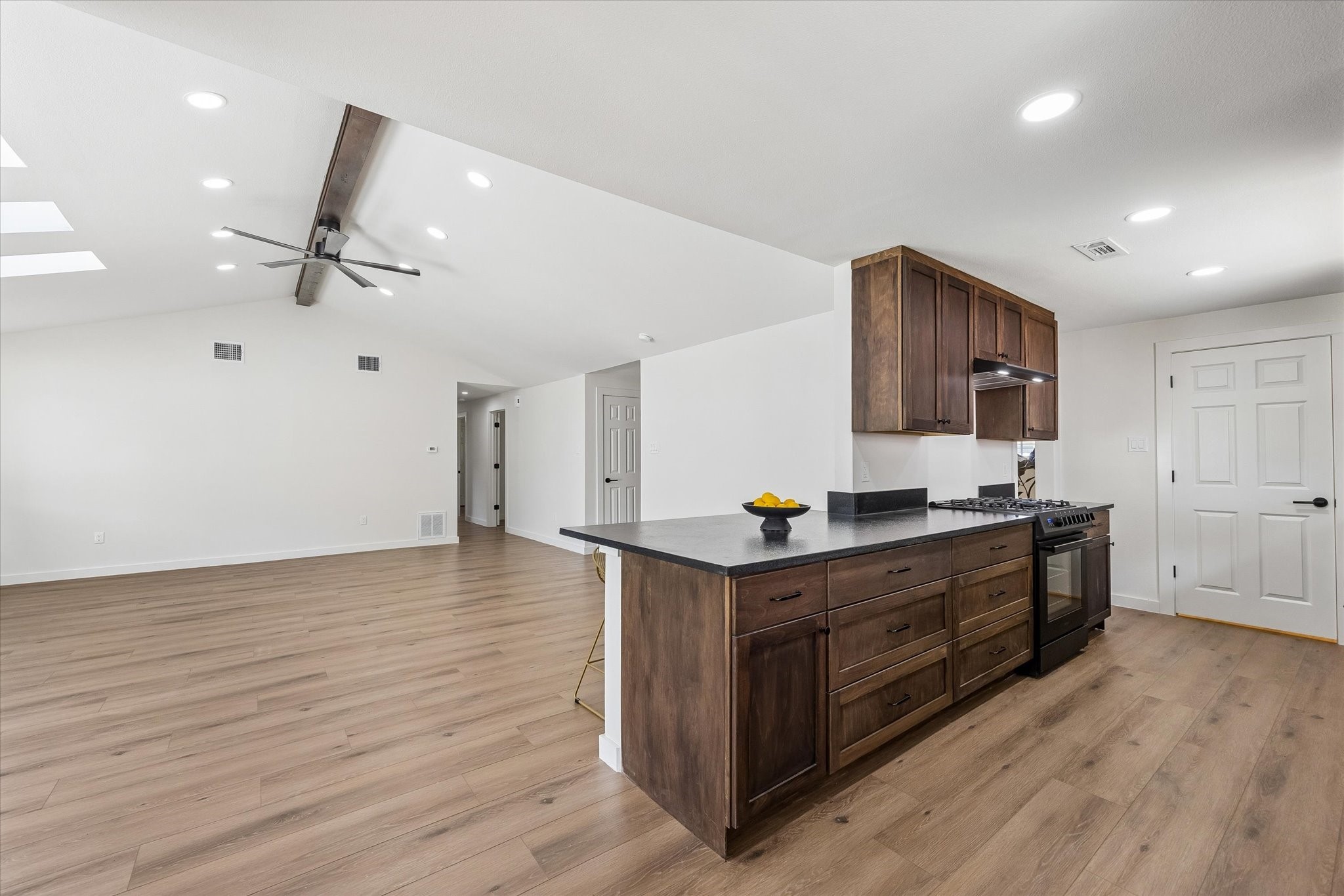 10618 Wickersham Lane Property Photo 9