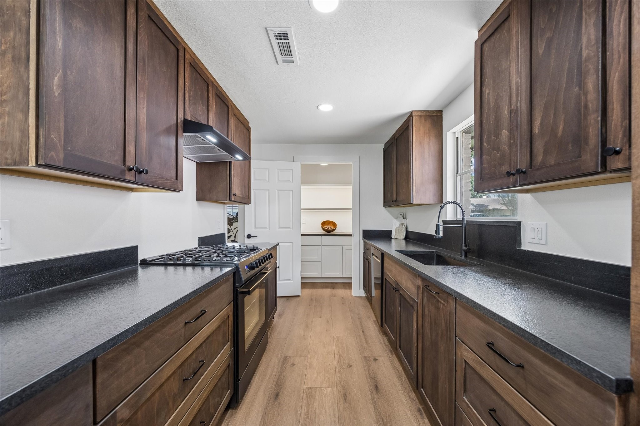 10618 Wickersham Lane Property Photo 11