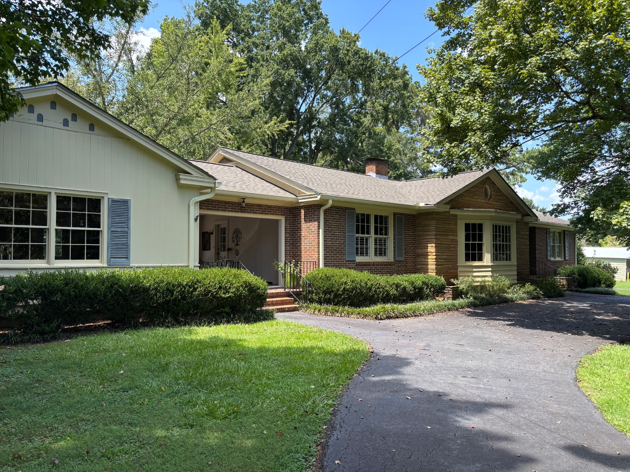 108 Popular Drive Property Photo 2