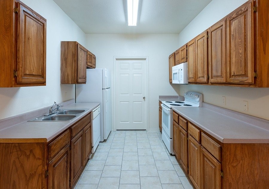 2201 Sycamore School Road Property Photo 8