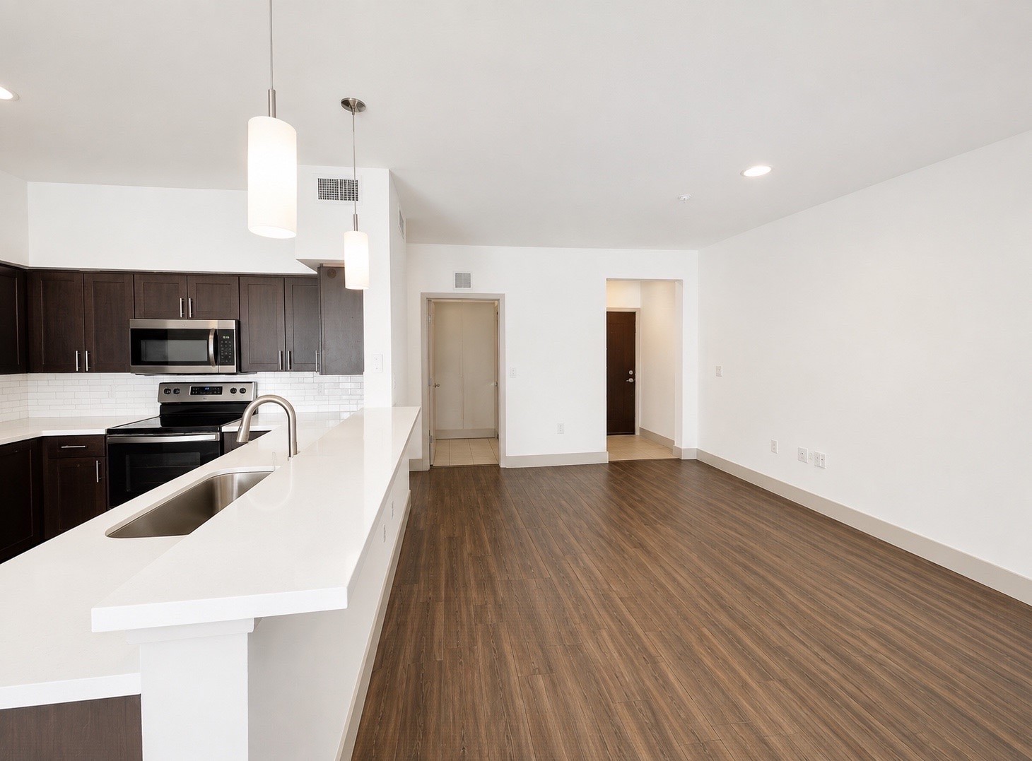 2222 Smith Street 203 Property Photo 5