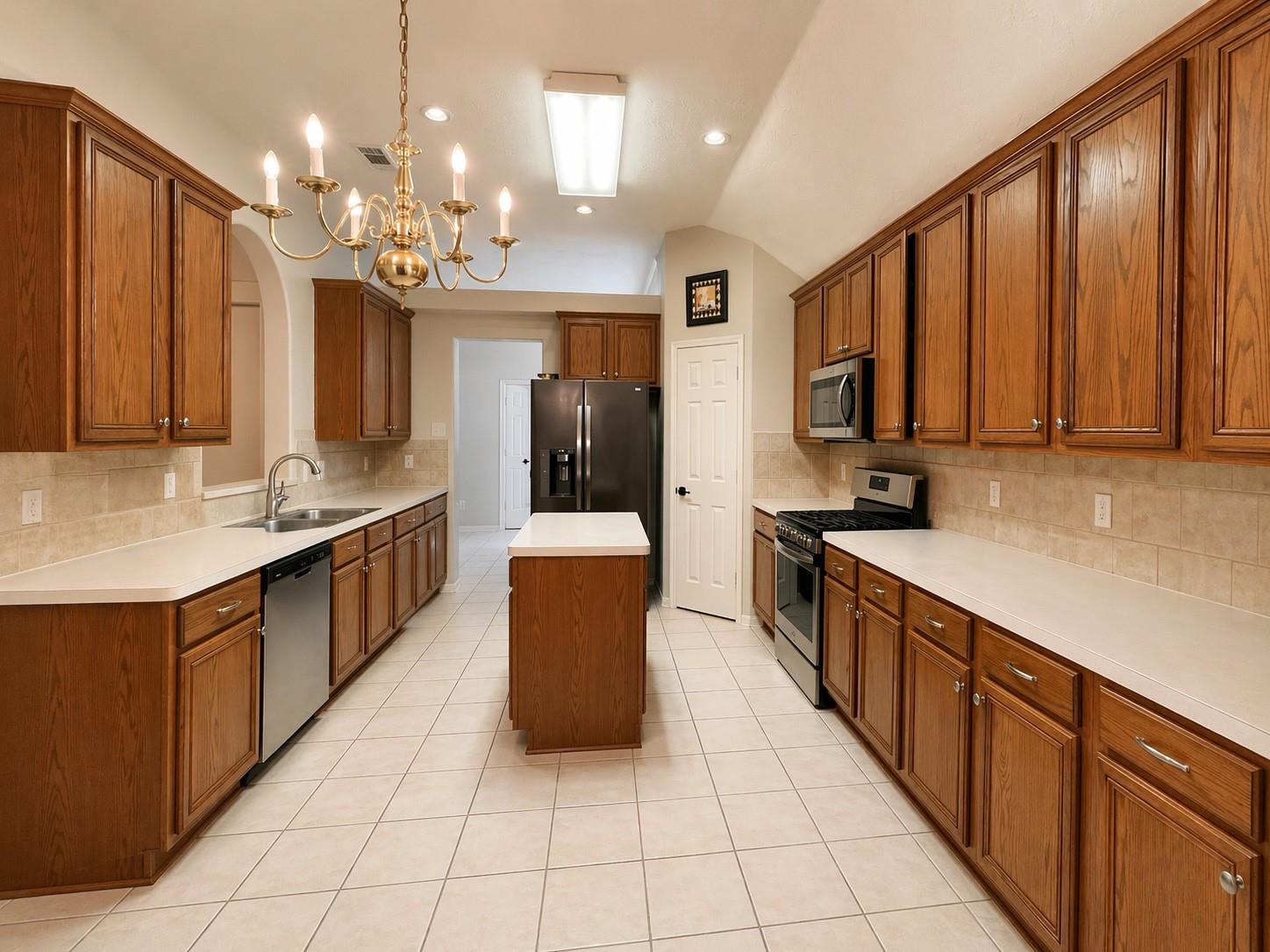 22961 Cayman Estate Property Photo 4