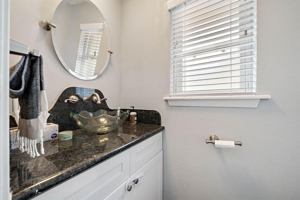 4922 Braesvalley Drive Property Photo 15