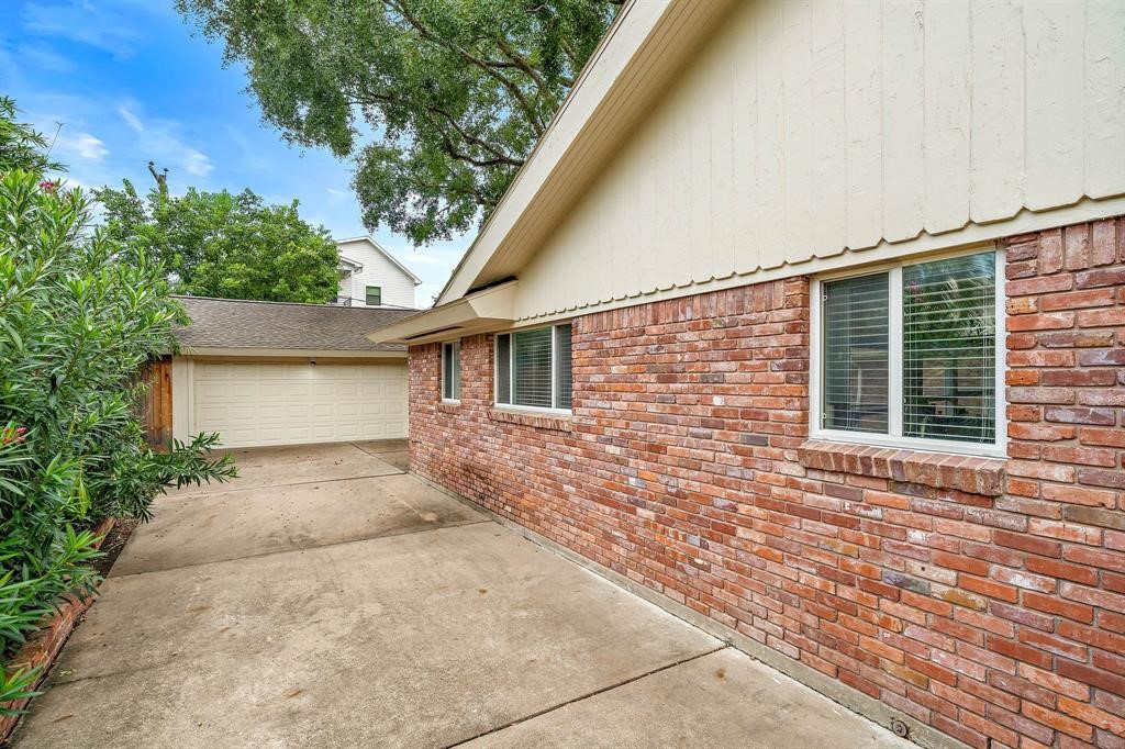 4922 Braesvalley Drive Property Photo 29