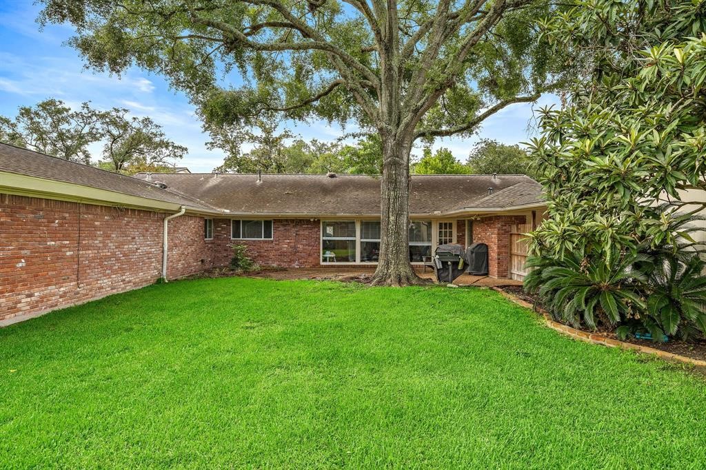 4922 Braesvalley Drive Property Photo 33
