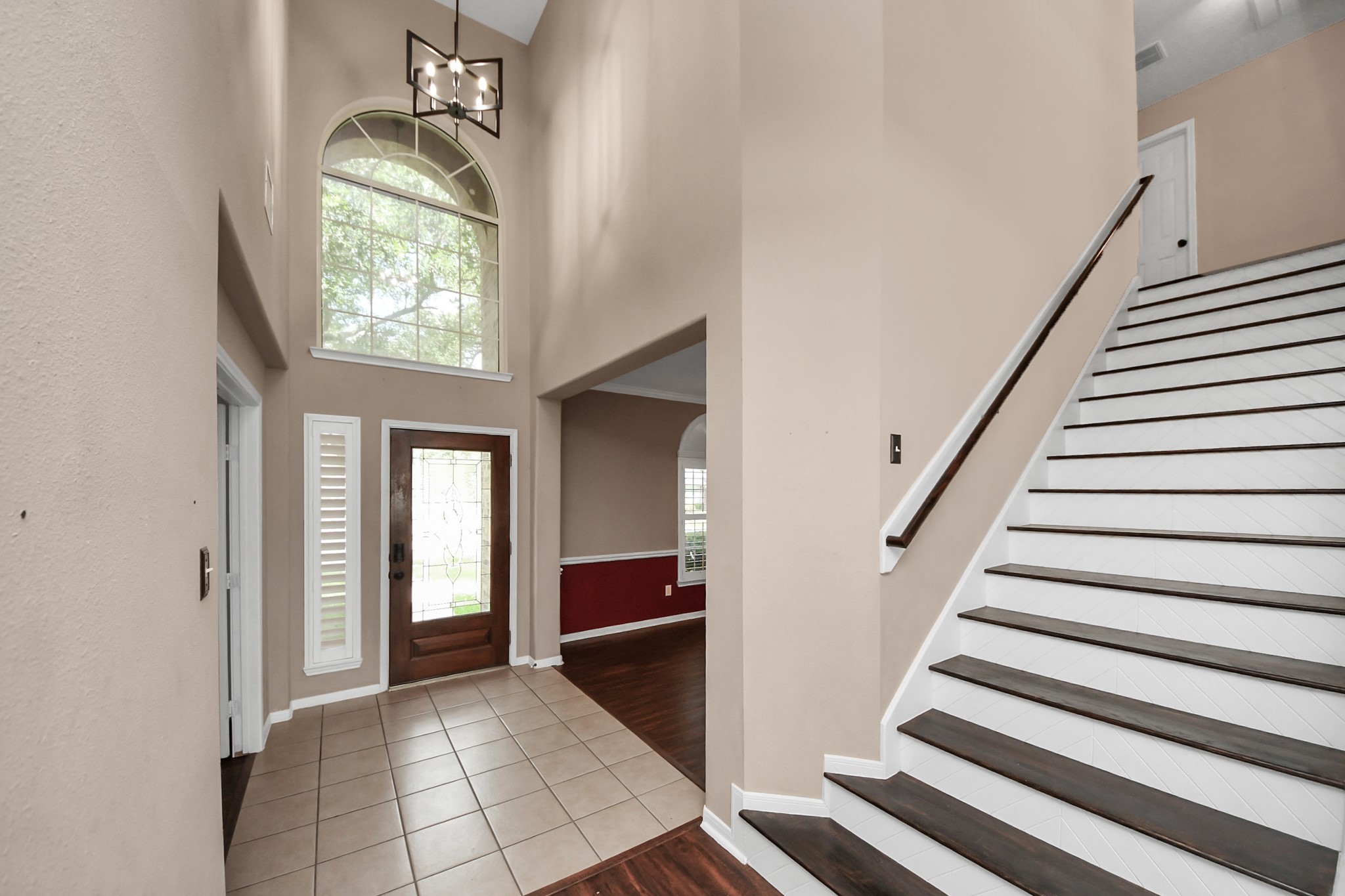 233 Rustic Oaks Drive Property Photo 6