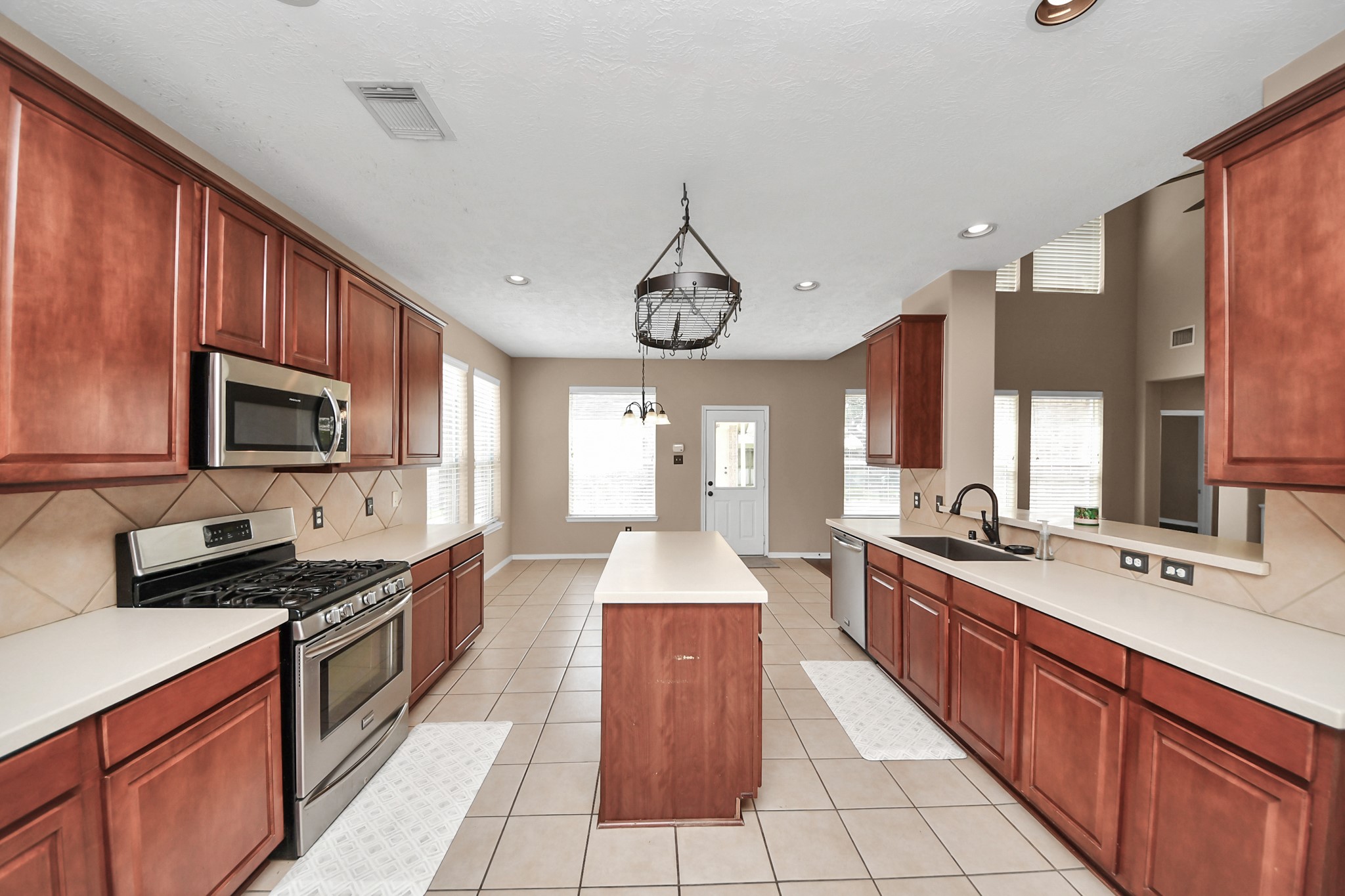 233 Rustic Oaks Drive Property Photo 17