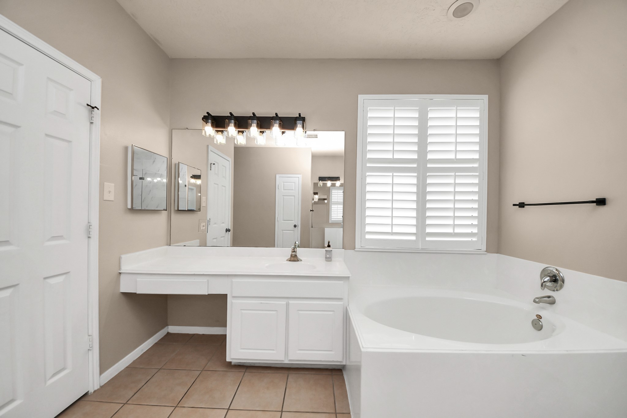 233 Rustic Oaks Drive Property Photo 20