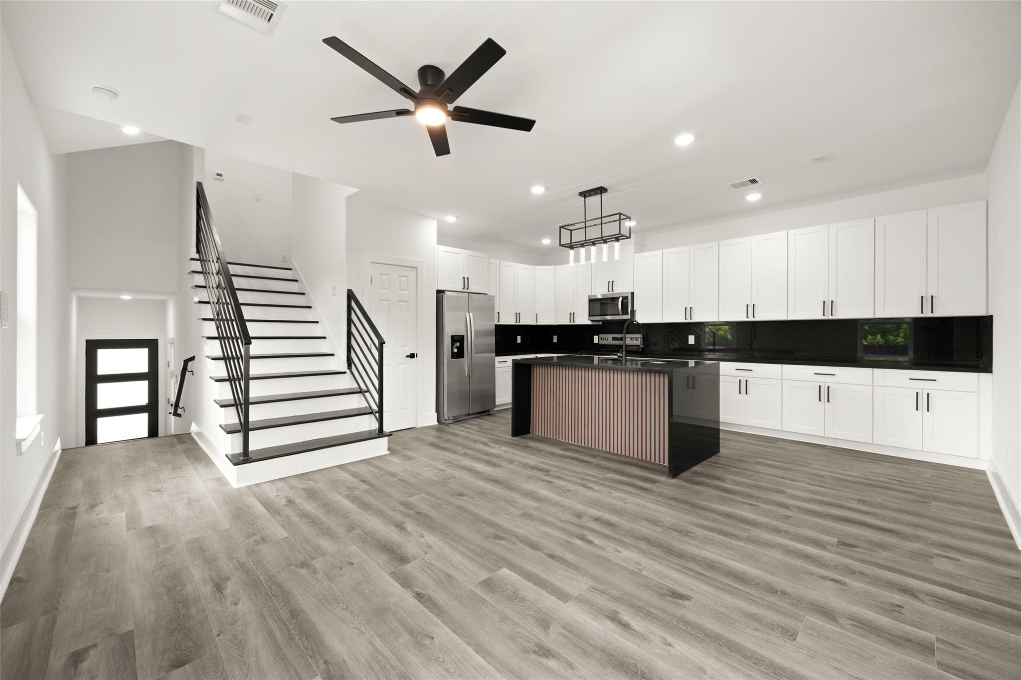 4104 Falls St Property Photo 5