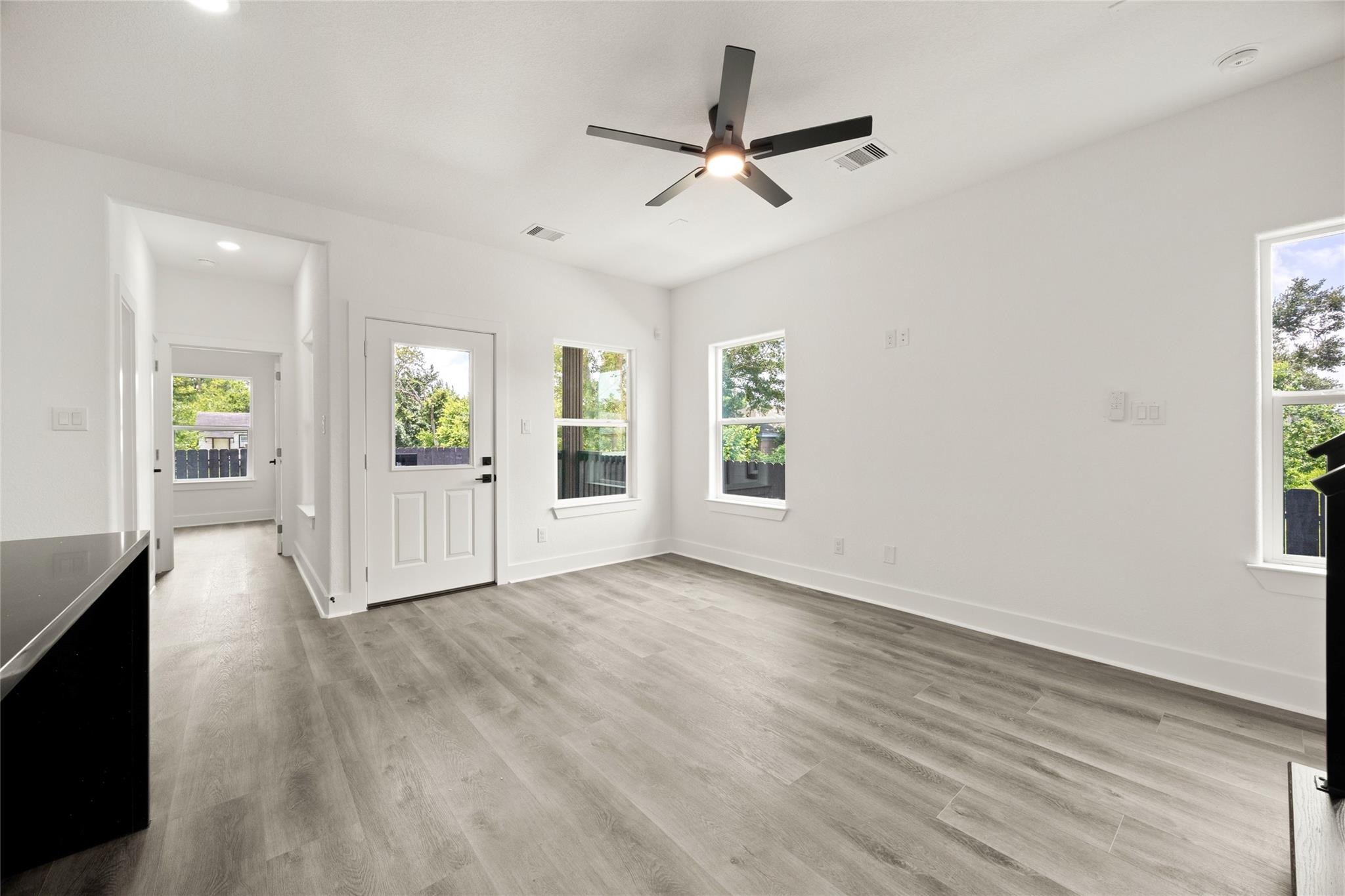 4104 Falls St, Houston Tx 77026 Property Photo 6