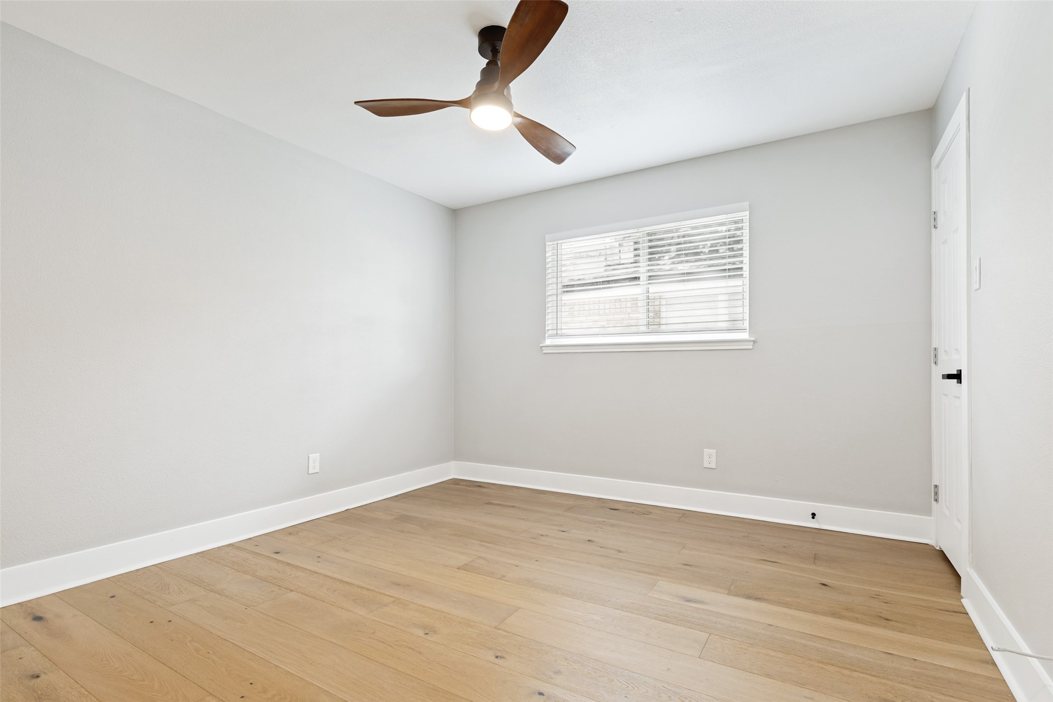10903 Holly Springs Drive Property Photo 14
