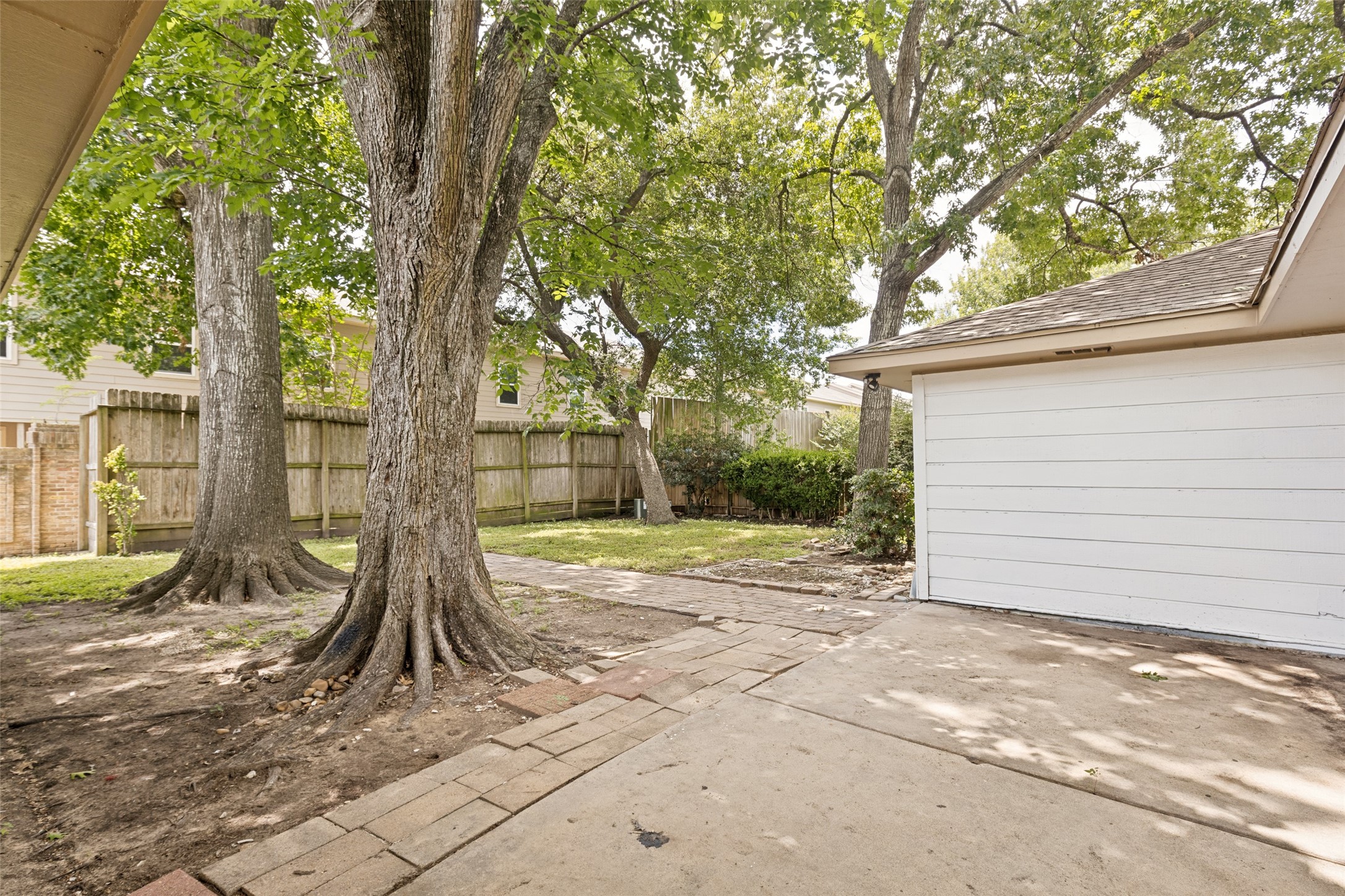 10903 Holly Springs Drive Property Photo 20